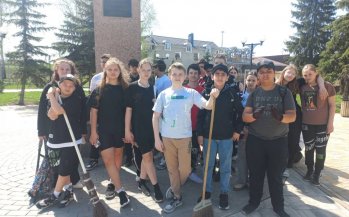 Экологический субботник в сквере Радищева.